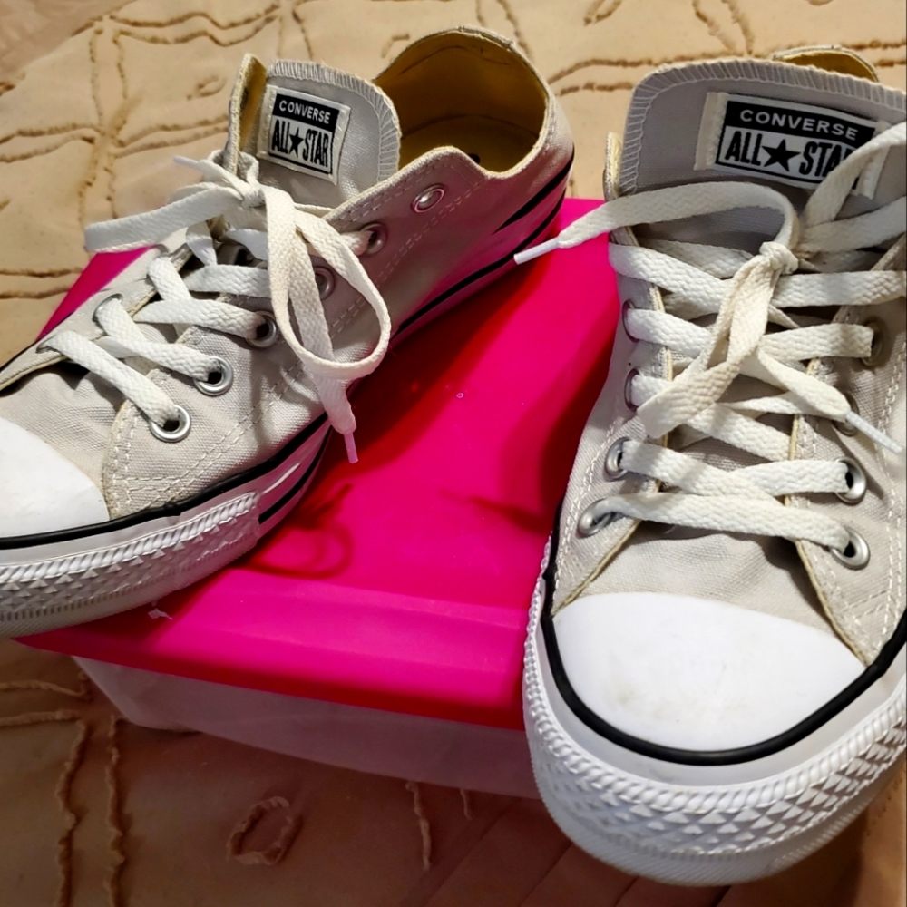 Converse Tennis Shoe